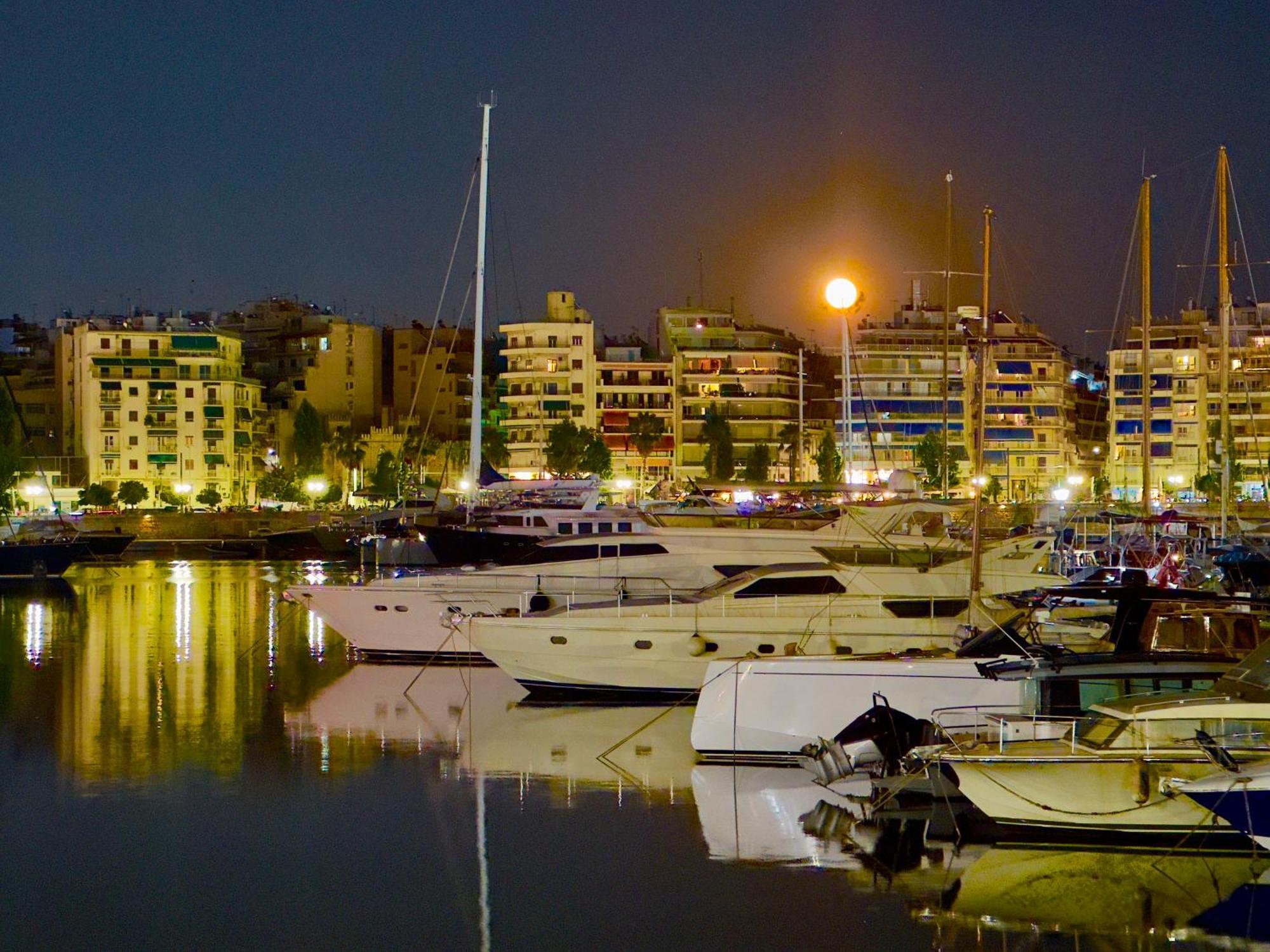 Apartment Center Piraeus Location Kastella Passalimani Port Екстериор снимка