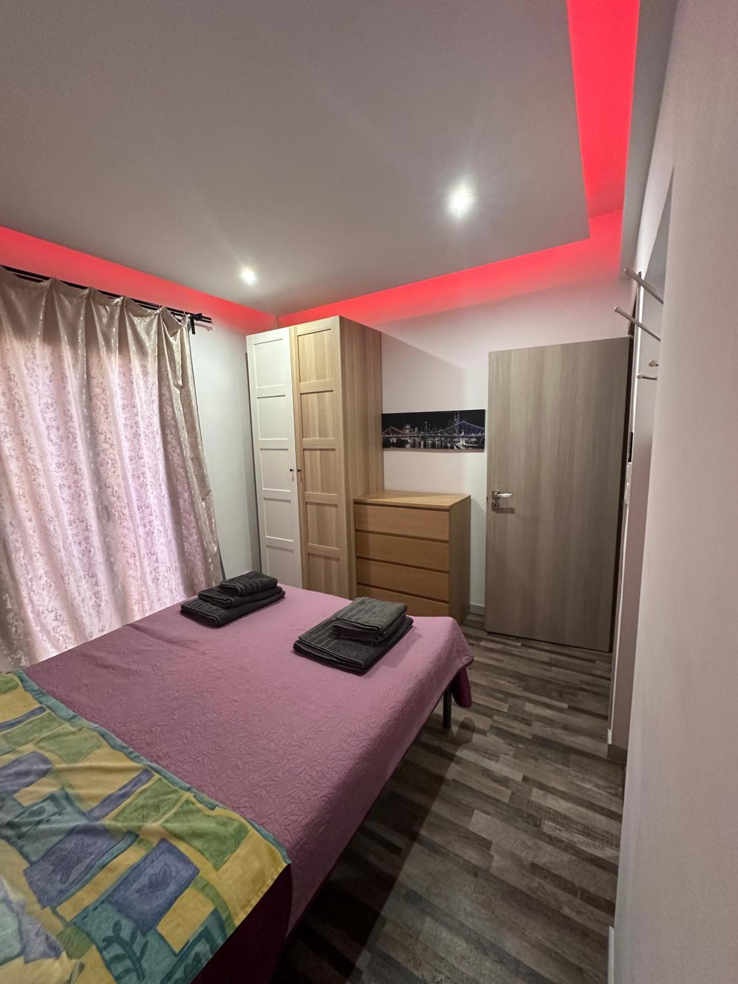 Apartment Center Piraeus Location Kastella Passalimani Port Екстериор снимка